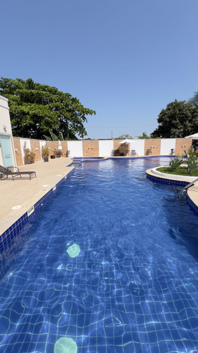 Apartamento Com: Piscina, Elevador, Garagem, 2 Quartos Em Campo Grande Rj