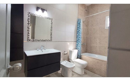 Casa En Venta A Estrenar! Lote De 800m2! A Metros De Acceso Oeste! Imperdible Oportunidad!