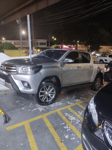 Toyota Hilux 2.7 Srv Cab. Dupla 4x2 Flex Aut. 4p