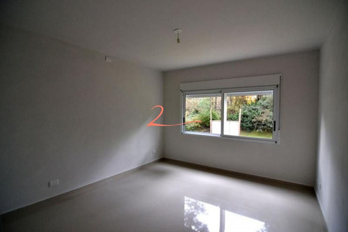 Casa Minimalista En Pinares. Excelente Oportunidad!- Ref: 5485