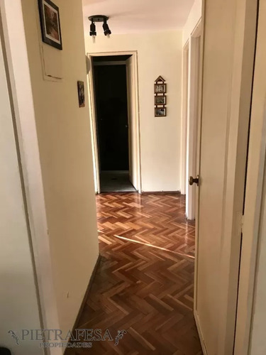 Apartamento En Venta, 4 Dormitorios, 2 Baños, Terraza-lavadero, -colonia-centro
