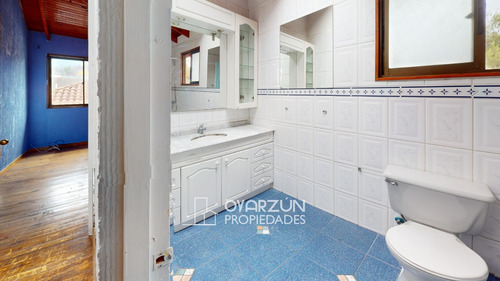 Casa En Venta De 5 Dormitorios 3 Baños 3 Estacionamientos