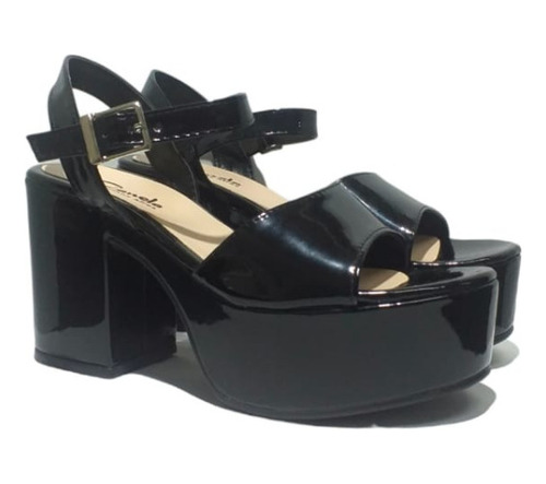 Imagen 1 de 4 de Sandalias Mara Charol Black