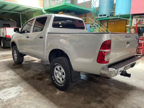 Imagen 3 de 16 de Toyota Hilux 2.7 Sincronica 4x4