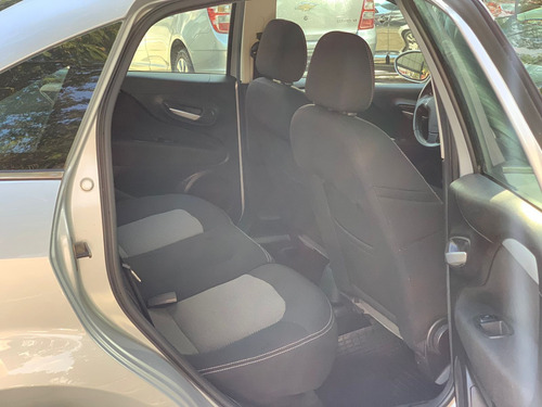 Imagem 7 de 10 de Fiat Linea Essence 1.8 Flex 16v 4p 2015/2016