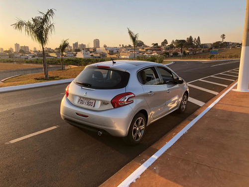 Imagem 6 de 8 de Peugeot 208 2015 1.6 16v Griffe Flex Aut. 5p