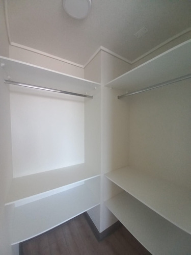 Metro Lo Ovalle Departamento En Arriendo 2d+2b Codxy101408