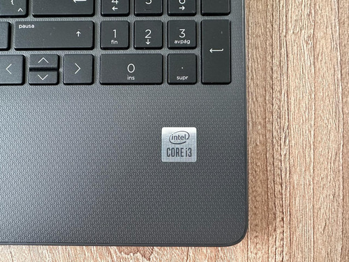 Computadora Laptop Hp 15.6 Pulgadas 8gb Ram 256 Ssd (Usado)