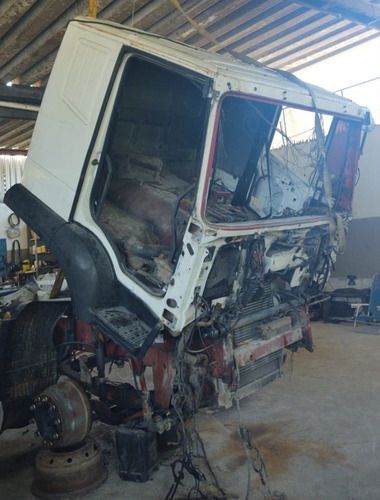 Cabine Iveco Stralis 380 Ano 2006