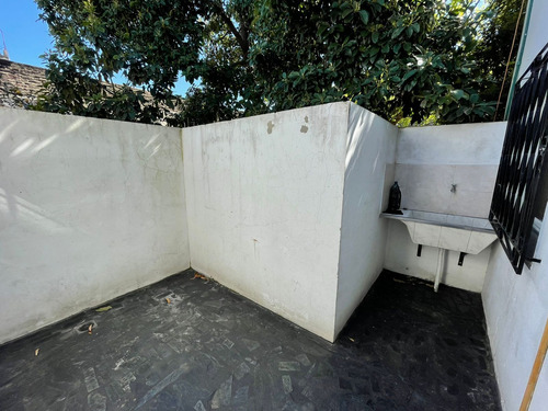 Imagen 13 de 14 de Alquiler Casa Tipo Ph 4 Ambientes En La Tablada Con Patio Sin Expensas