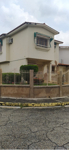 Gisela Bravo Vende Casa Duplex Urbanización Prebo 2 Valencia Carabobo Inc-133