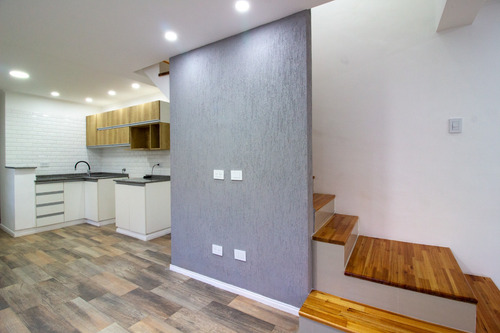 Venta Departamento Tipo Casa De Tres Ambientes En Bernal