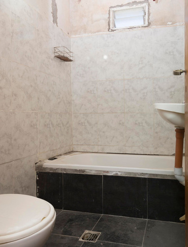Casa 6 Dormitorios Venta Villa Lavalle