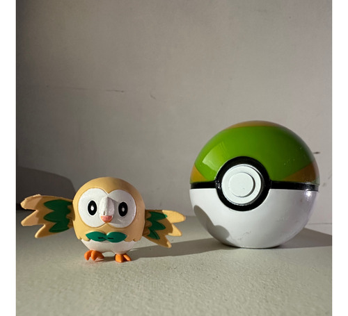 Pokémon Jazwares: Rowlett + Pokebola Nestball Clip N Go 
