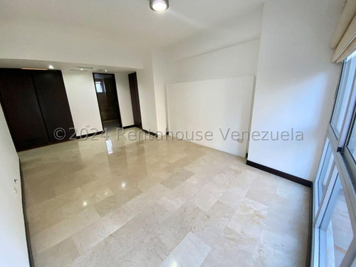 Apartamento En Alquiler Las Mesetas Santa R De Lima 25-20779