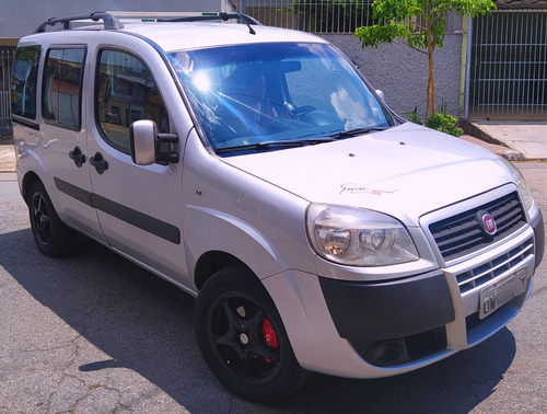 Fiat Doblo 1.8 16v Essence Flex 5p