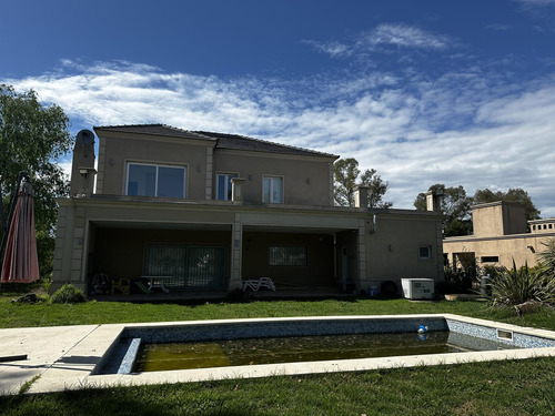 Moderna Casa En Venta Club De Campo El Moro