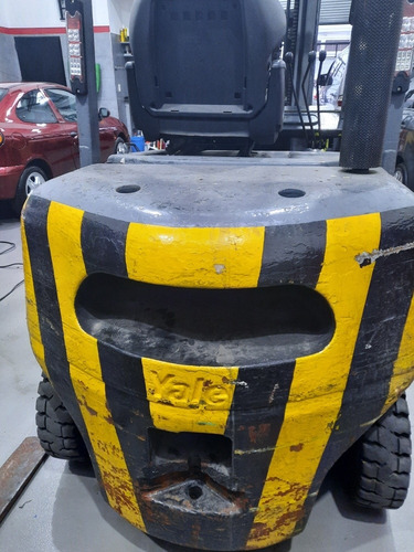 Imagen 8 de 19 de Autoelevador 2.5kg Yale Diesel Trip/torr Funcionanndo
