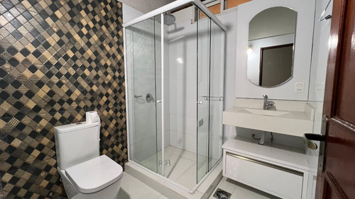 Alquilo Casa Con Piscina En Pleno Centro De Encarnación: 5 Habitaciones Y 4 Baños