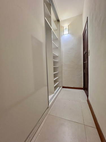 Venta Casa De 2 Dormitorios, Jardín Y Parrillero En Malvín
