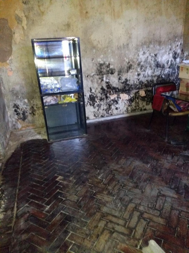Tipo Casa Al Frente A Reciclar .