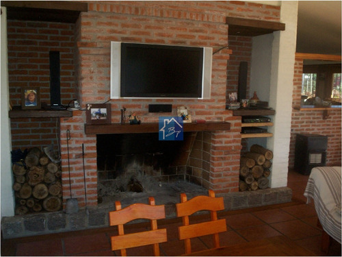 Casa En Punta Del Este, Pinares- Ref: 1077