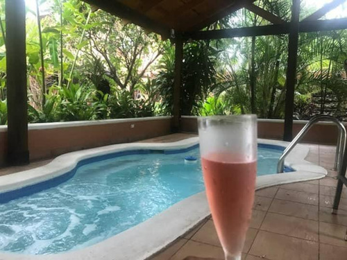Vendo Hermosa Villa Amueblada En Bani (catalina) Cercana A Playas, Hospitales Farmacias Y Supermercados, República Dominicana