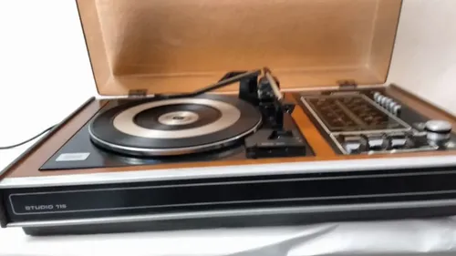 Toca Disco E Rádio Grundig Studio 715 | MercadoLivre