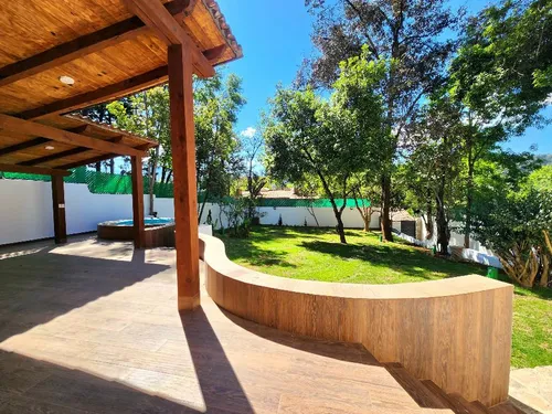 Casa En Renta En Colonia Avándaro, Valle De Bravo, Estado De México