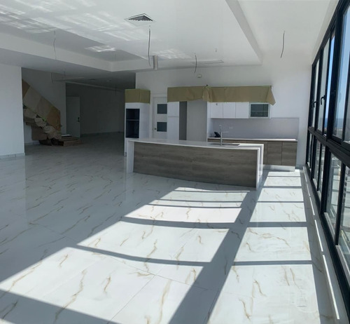 Penthouse En Venta En Urbanizacion Real