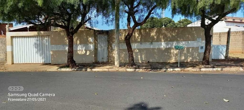 Imagem 1 de 6 de Venda De Casas / Padrão Na Cidade De Araraquara 11241