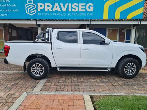Nissan NP300 Frontier 2.5cc MT AA 4X2