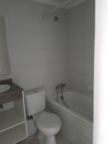 Arriendo Estudio Central ¡a Solo Pasos Del Metro Santa Ana!