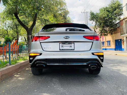 Imagen 7 de 15 de Kia Forte 2.0 Hb Ex Mt 2020