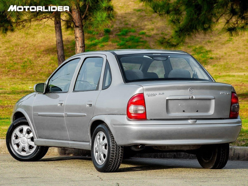Imagen 3 de 15 de Chevrolet Corsa 1.6 Classic Gls | Permuta / Financia