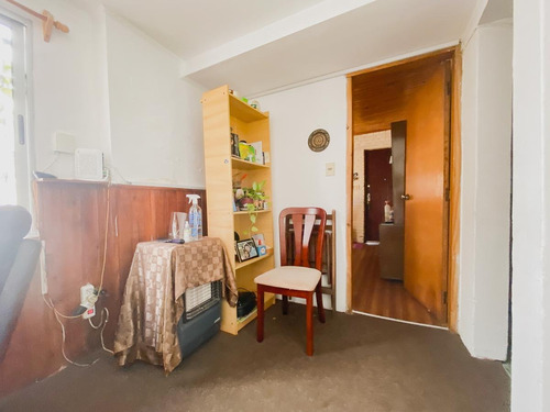 Venta De Casa 2 Dormitorios Con Patio, Parrillero Y Garaje En La Comercial