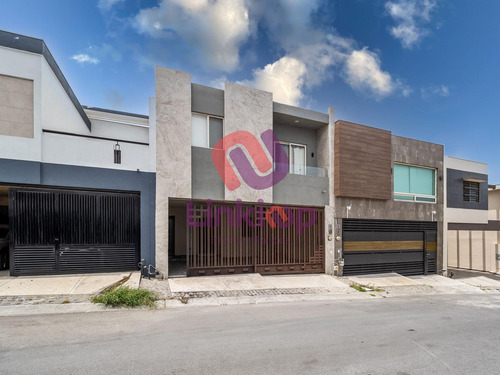 Casa Venta Cumbres Zona Las Lomas Con Alberca En Garcia
