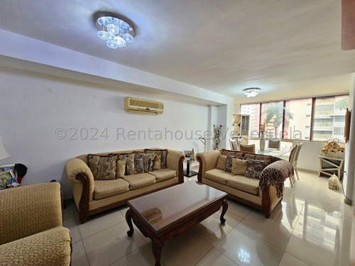 Amplio Apartamento Amoblado En Venta, Urb. Los Caobos, Maracay, Planta Electrica Y Pozo, 25-15272 Mv