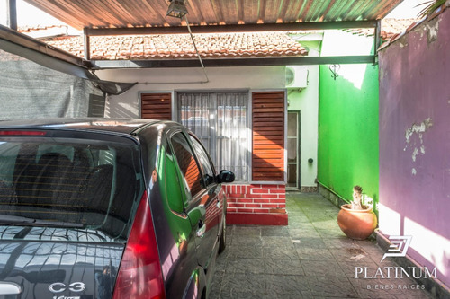 Casa En Venta De 3 Dormitorios C/ Cochera En San Carlos