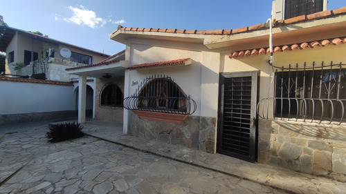 Casa En Trigal Centro A Remodelar En Calle Cerrada Jose Felix