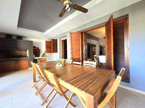 Casa En Venta Con Piscina En Barrio Roma