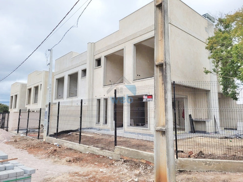 Imagem 11 de 20 de Sobrado À Venda Próx. Região Central No Bairro Pioneiros Com 03 Quartos Sendo 01 Suíte, Em Fazenda Rio Grande. - Ca01745 - 70254682