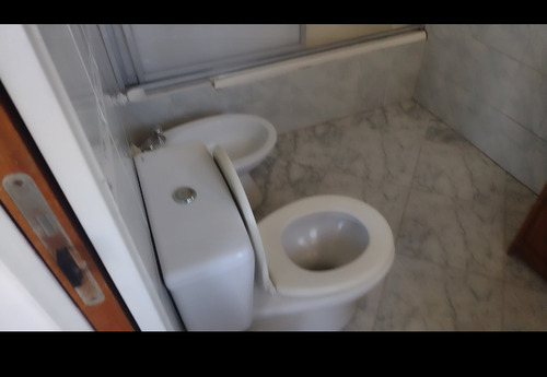 Departamento De 5 Ambientes Muy Iluminado Y Muy Buen Estado