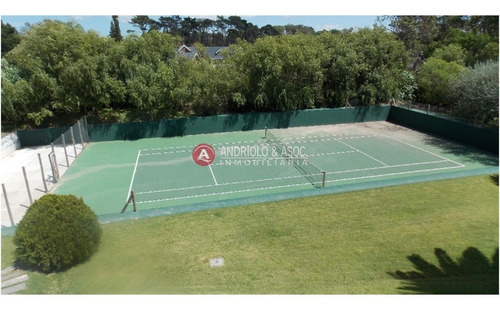 Espectacular Casa En El Golf - Ref: 6524