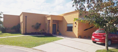 Imagen 2 de 24 de Casa En Venta En San Matias Con Pileta