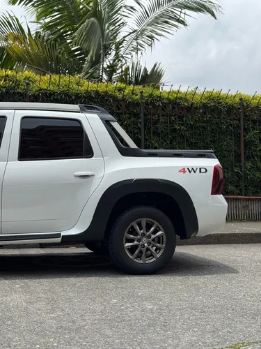 Renault Duster Oroch 2.0 Intens 4X4