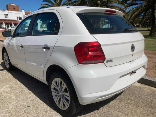 Imagen 4 de 10 de Volkswagen Gol 2021 1.6 Trendline 101cv