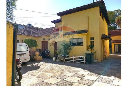 Excelente Casa Con Amplio Terreno Plaza Ñuñoa