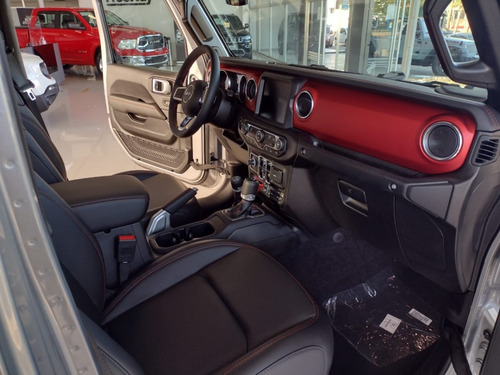 Imagen 4 de 15 de Jeep Gladiator Rubicon 3,6l 4x4 At8 Fisica My21 Lop