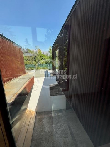 Casa En Venta De 7 Dorm. En Las Condes